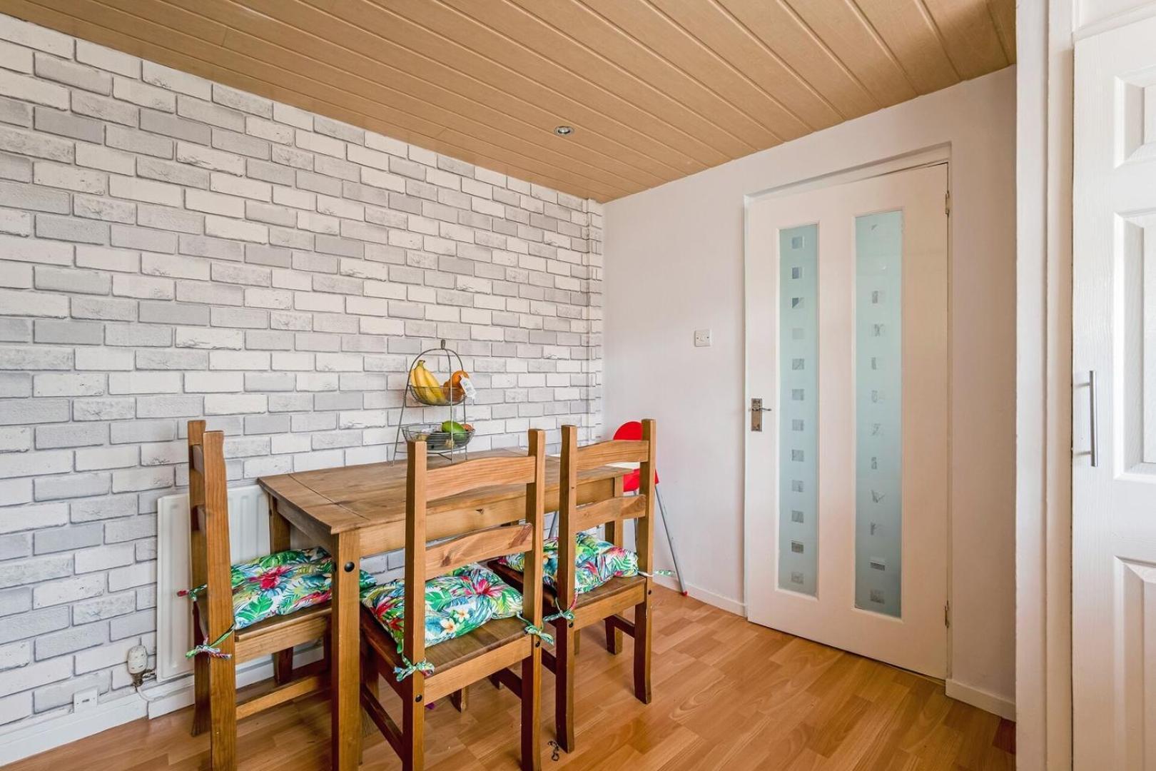 Centrally Situated 1 Bedroom House In Cumbernauld Zewnętrze zdjęcie
