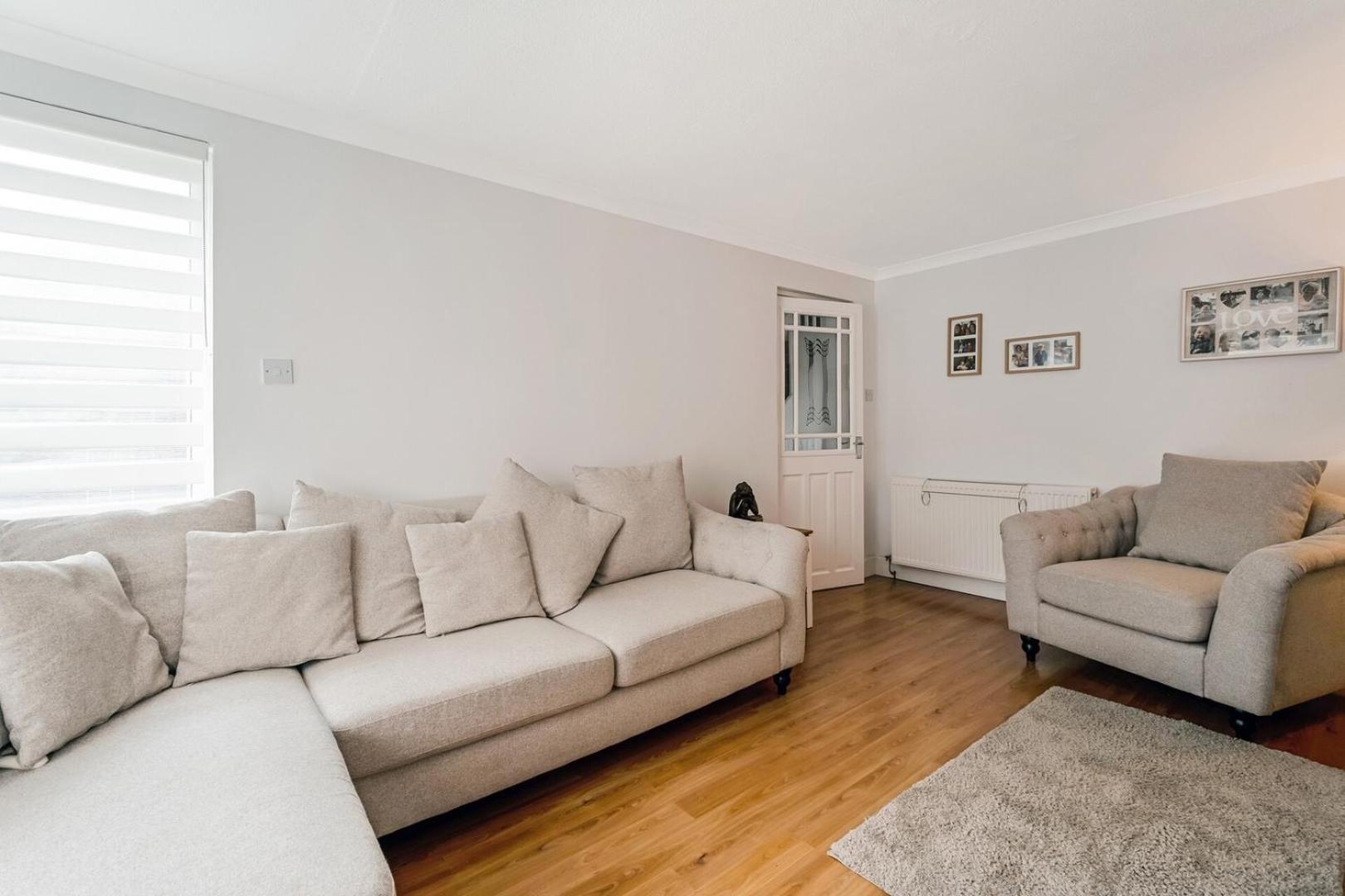 Centrally Situated 1 Bedroom House In Cumbernauld Zewnętrze zdjęcie