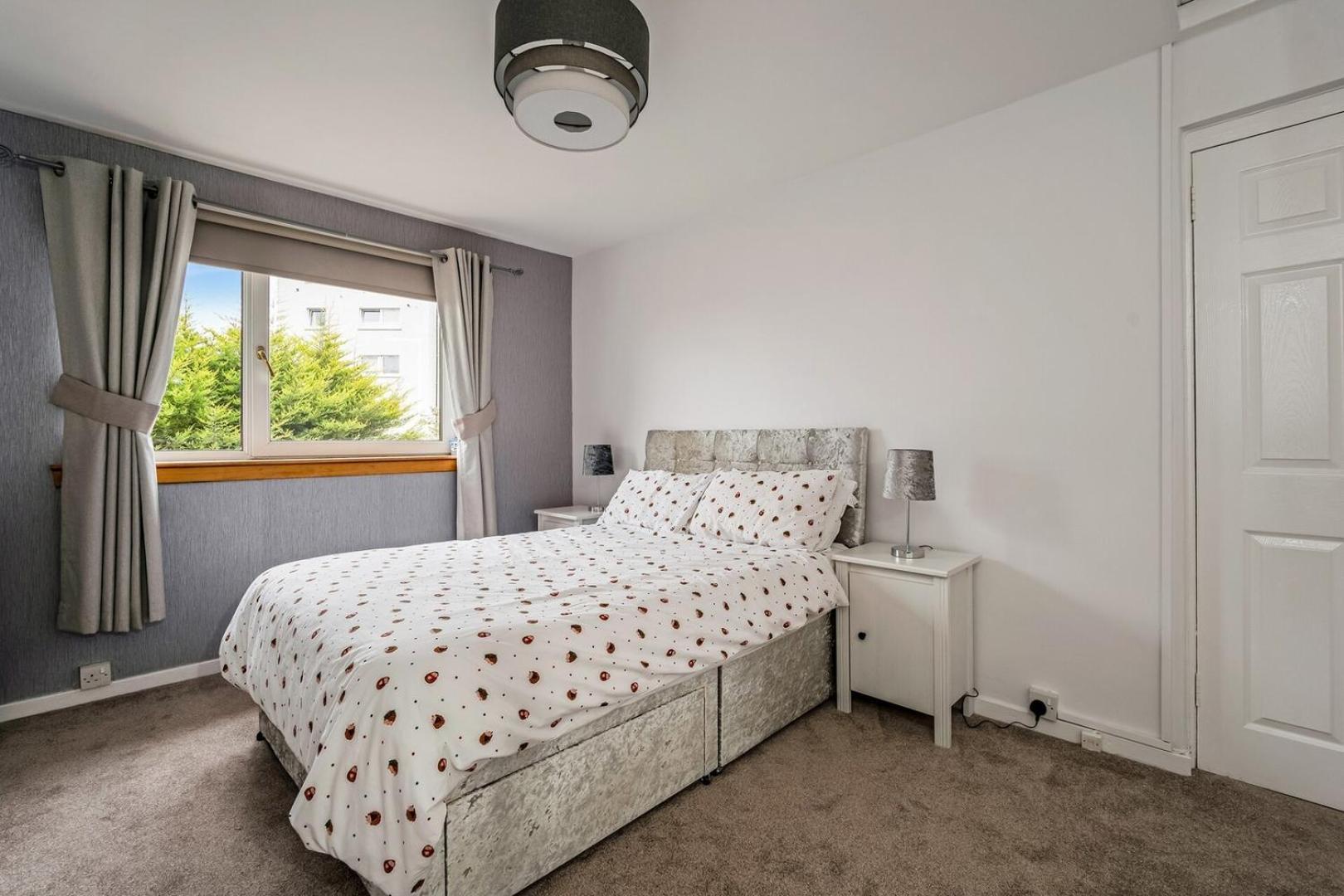 Centrally Situated 1 Bedroom House In Cumbernauld Zewnętrze zdjęcie