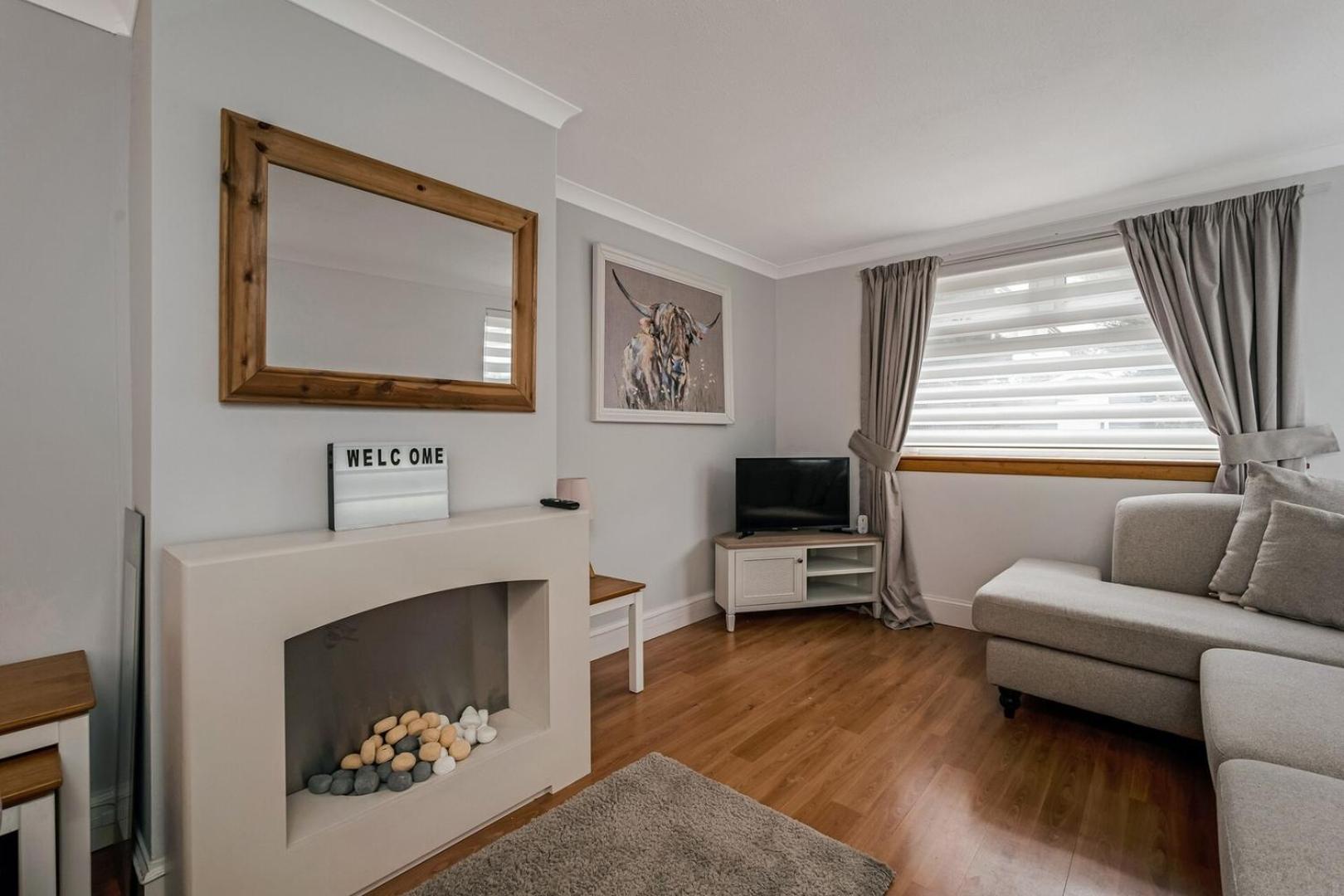 Centrally Situated 1 Bedroom House In Cumbernauld Zewnętrze zdjęcie