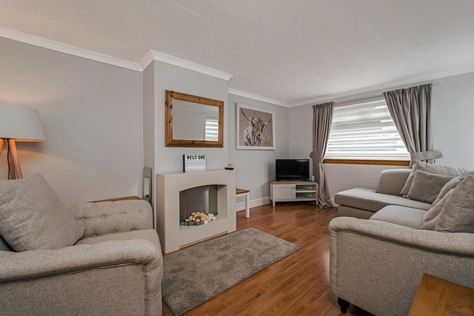Centrally Situated 1 Bedroom House In Cumbernauld Zewnętrze zdjęcie
