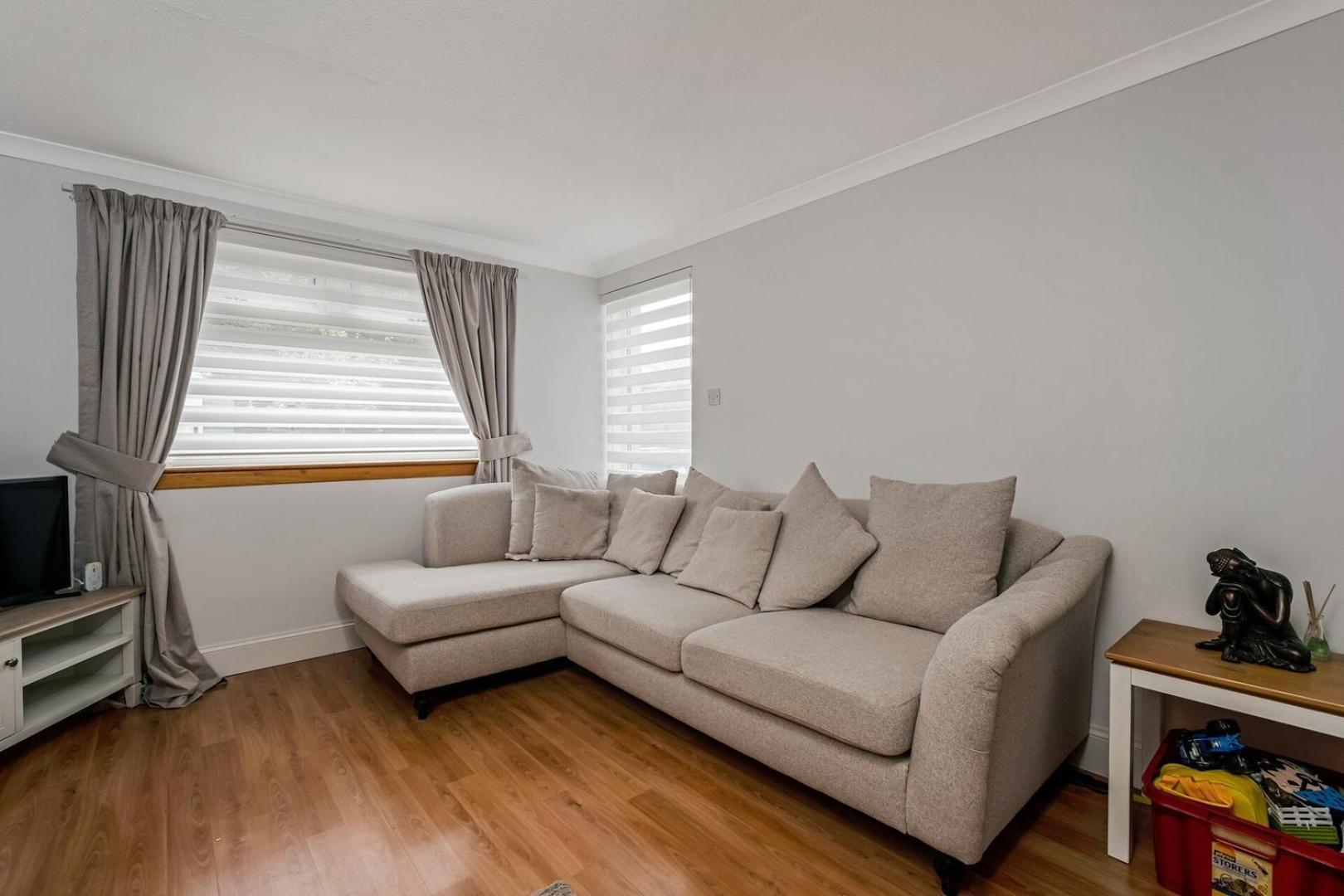 Centrally Situated 1 Bedroom House In Cumbernauld Zewnętrze zdjęcie